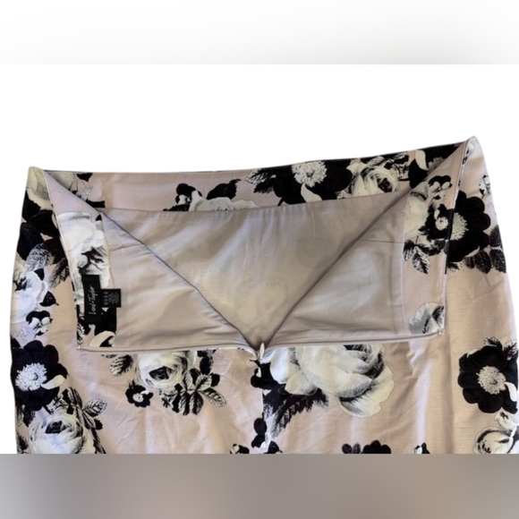 Lord & Taylor EUC Pencil Skirt Midi Floral Pink/White/Black Size 10 - Picture 7 of 10